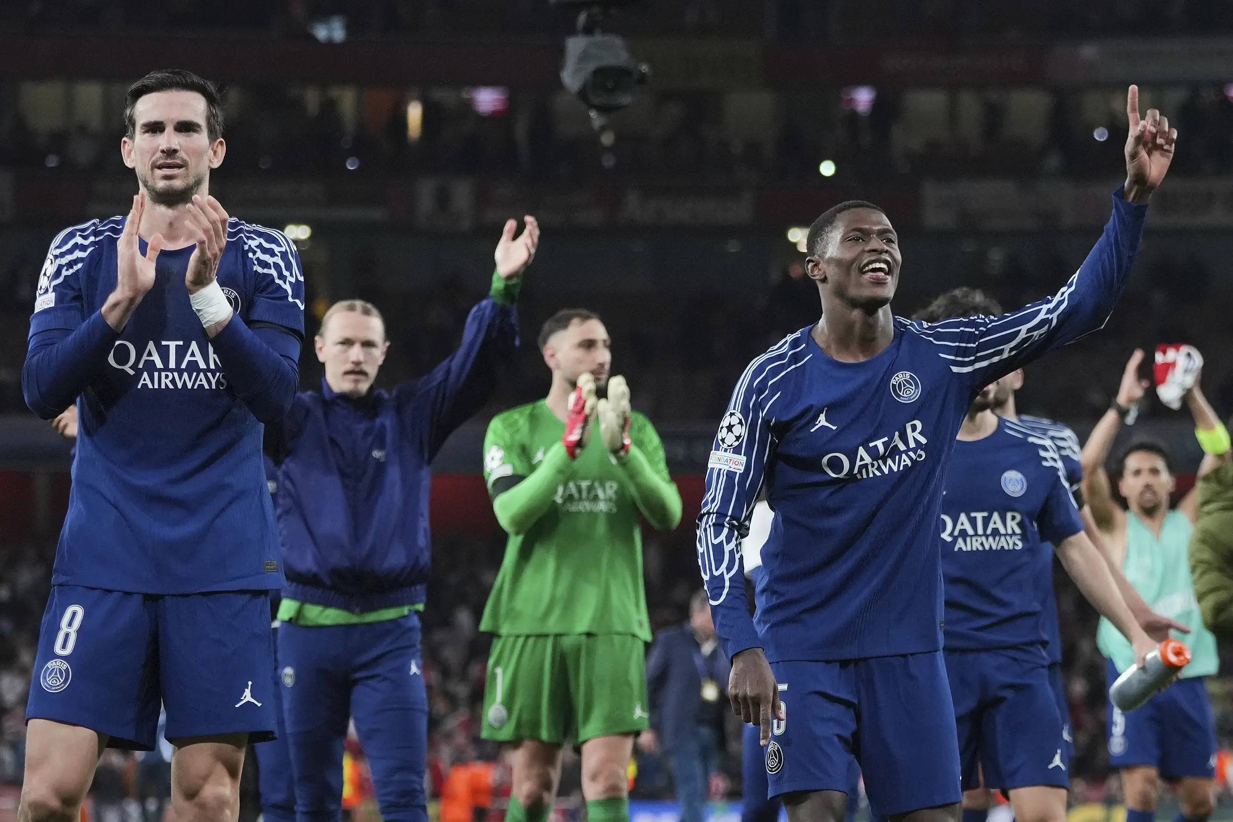 巴黎争议胜出，跃进欧冠四强