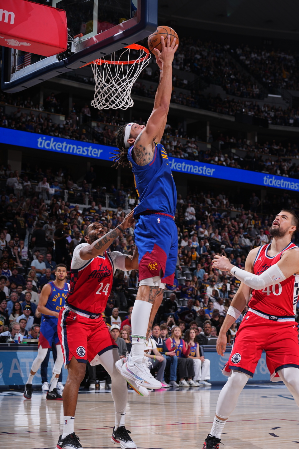 包含太阳逆转击败快船，晋级西部决赛的词条