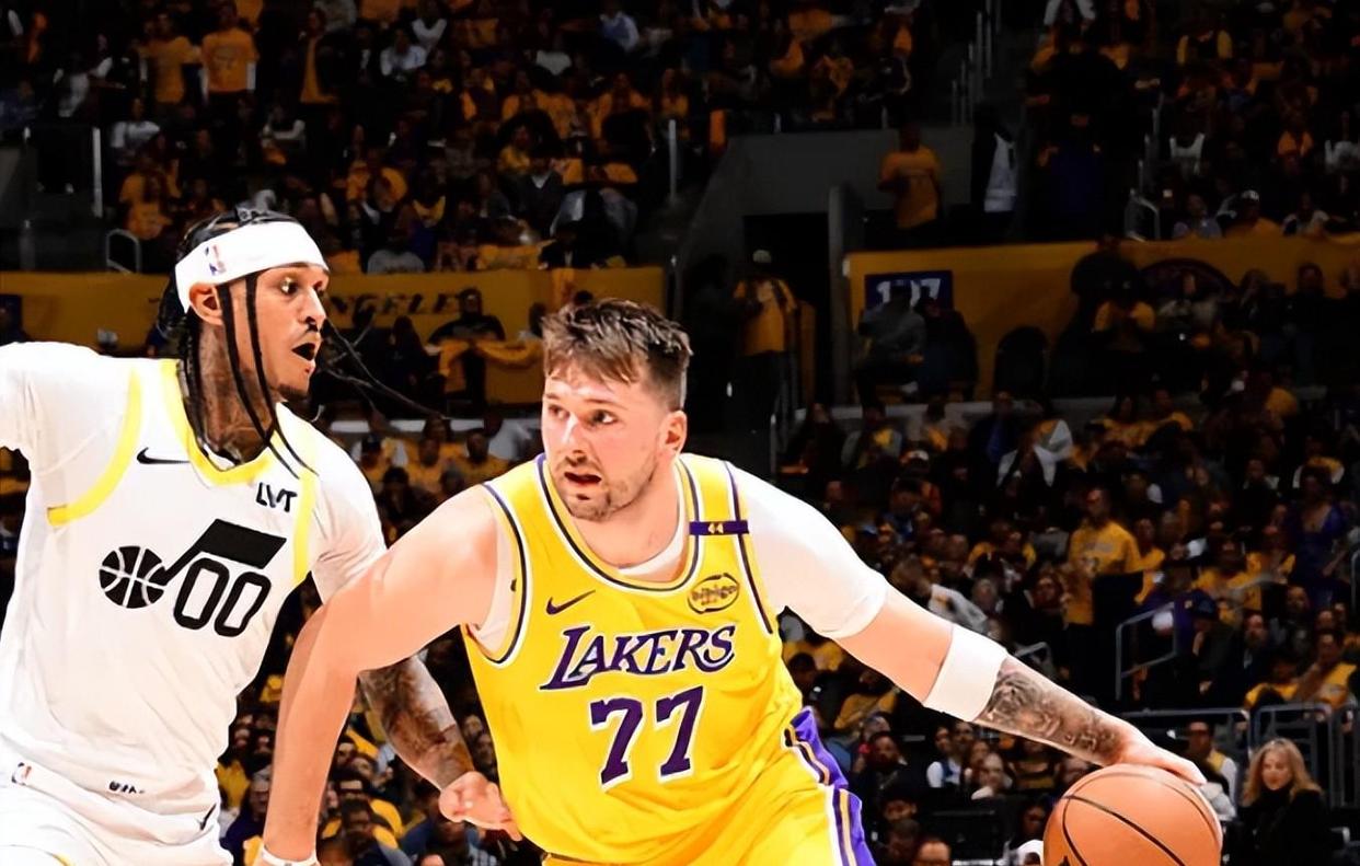 湖人惊艳全场，刷新队史纪录助攻爆棚，东契奇逆转取胜！的简单介绍